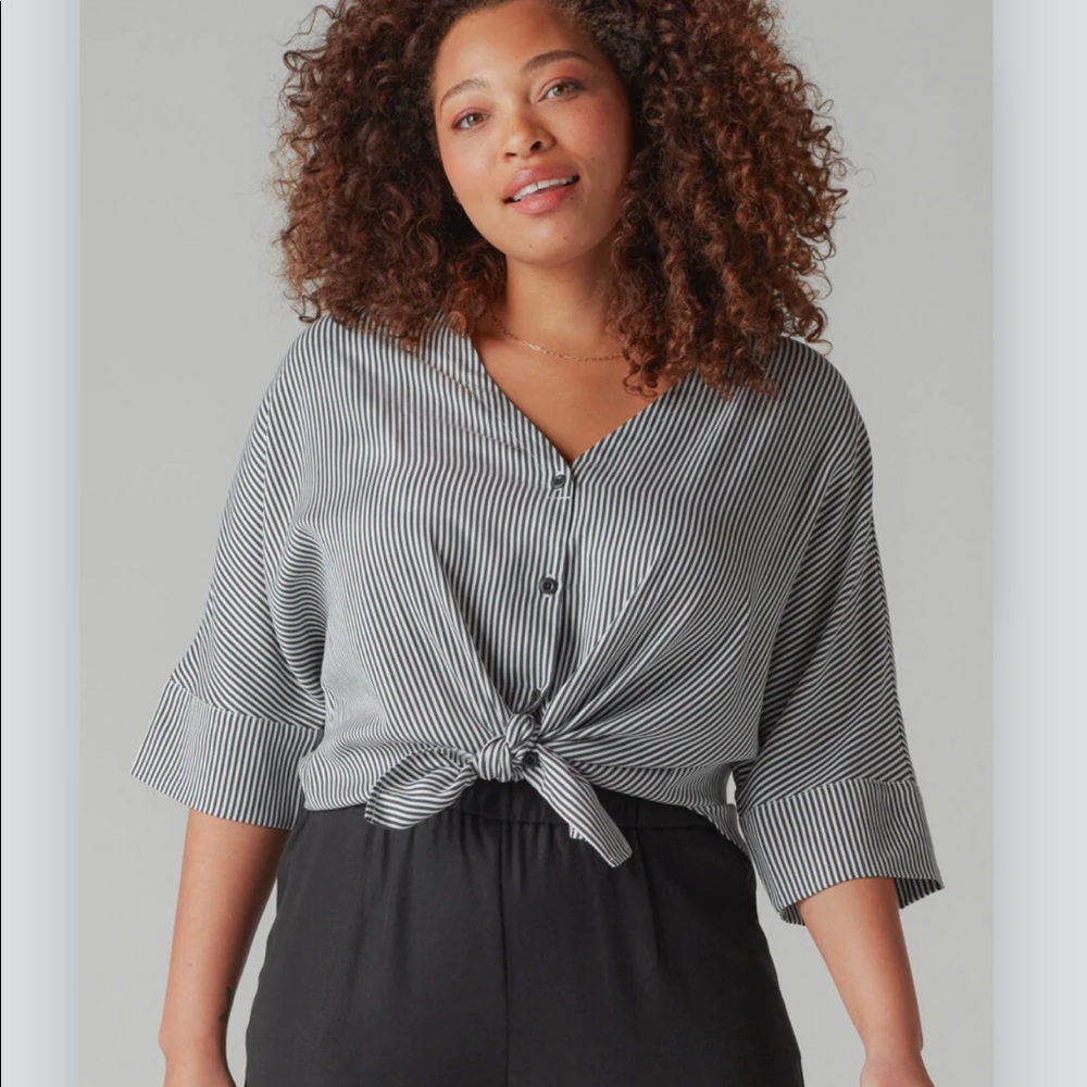 VETTA Black and White Striped Button Down Shirt